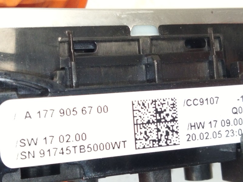 Recambio de interuuptor de calefaccion asientos para mercedes-benz gla (h247) gla 200 (247.787) referencia OEM IAM A1779056700  