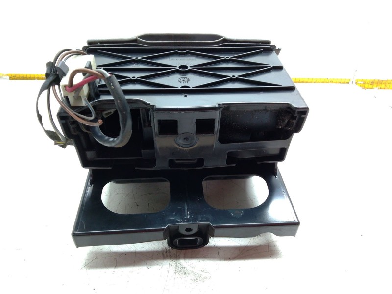 Recambio de portavasos para volkswagen crafter 30-50 furgoneta (2e_) 2.0 tdi referencia OEM IAM 9066800558  