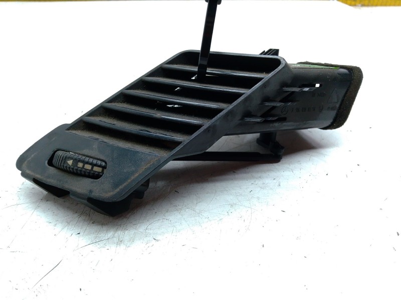 Recambio de aireador central para volkswagen crafter 30-50 furgoneta (2e_) 2.0 tdi referencia OEM IAM 9068300354  