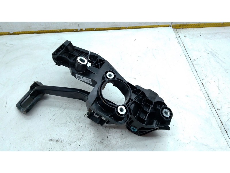 Recambio de pedal freno para mercedes-benz gla (h247) gla 200 (247.787) referencia OEM IAM A1772901000  