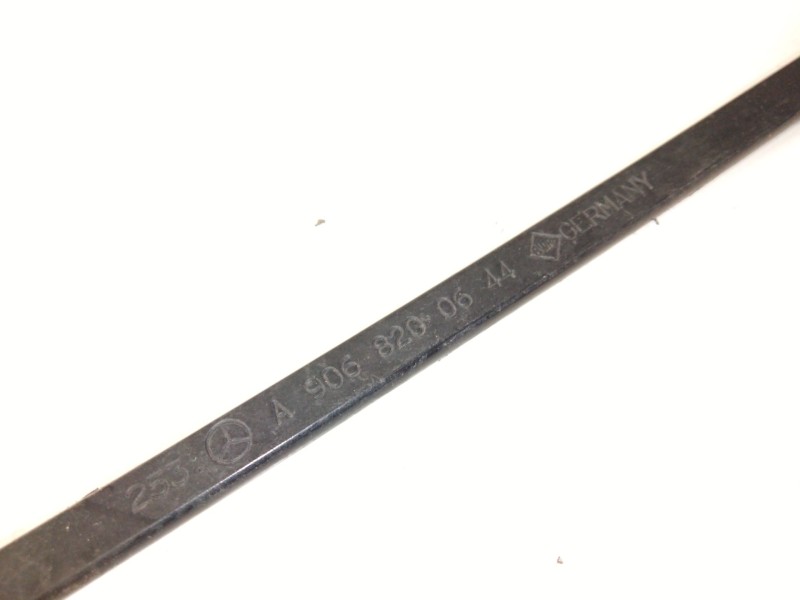 Recambio de brazo limpia delantero izquierdo para volkswagen crafter 30-50 furgoneta (2e_) 2.0 tdi referencia OEM IAM A906820064