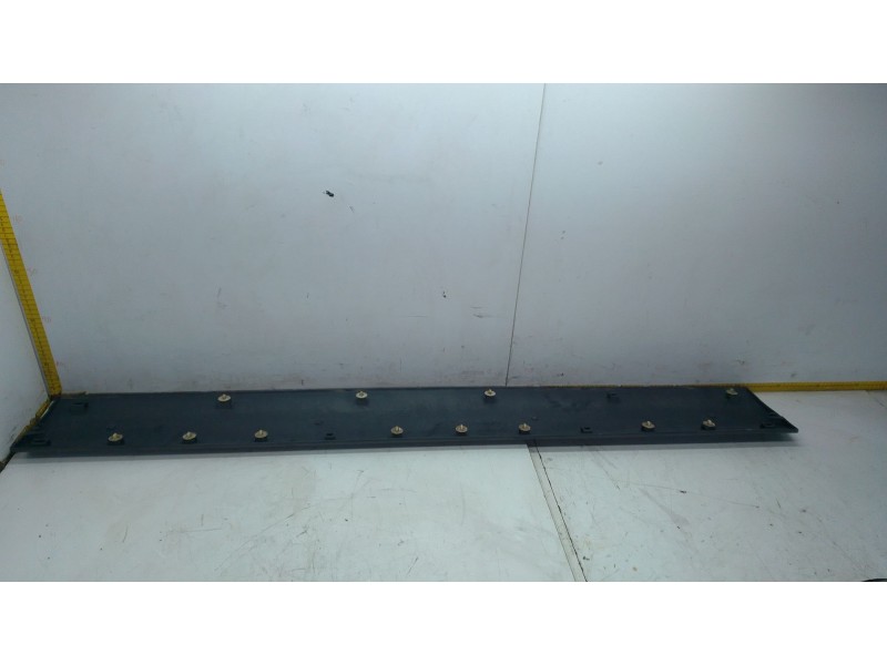 Recambio de moldura trasera izquierda para volkswagen crafter 30-50 furgoneta (2e_) 2.0 tdi referencia OEM IAM 9066900800  