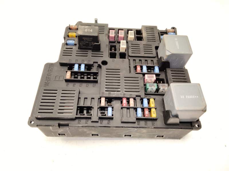 Recambio de caja fusibles para volvo xc60 ii (246) b4 mild-hybrid awd referencia OEM IAM 32322427  