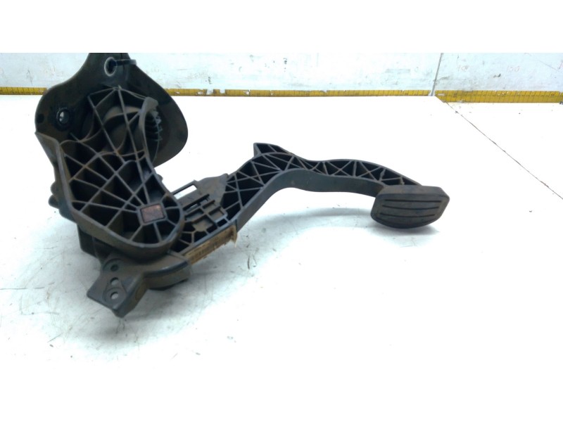 Recambio de pedal embrague para opel vivaro c furgoneta (k0) 1.5 referencia OEM IAM 9833564080  