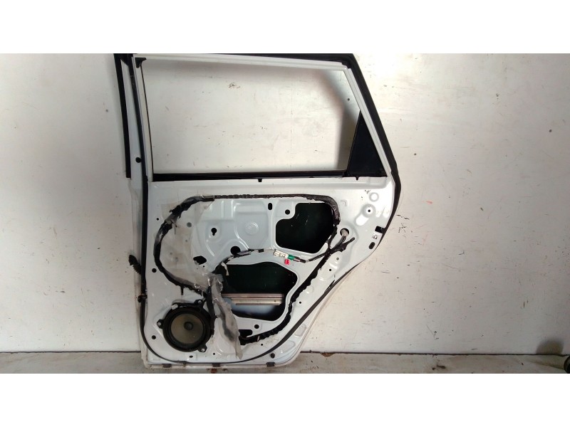 Recambio de puerta trasera derecha para toyota auris (_e18_) 1.3 (nre180_) referencia OEM IAM   