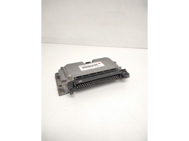 Recambio de centralita motor uce para citroën saxo 1.6 referencia OEM IAM 0261204929 9633184680 26FM0534