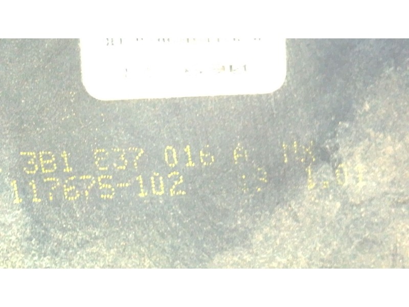 Recambio de cerradura puerta delantera derecha para volkswagen new beetle (9c1, 1c1) 1.9 tdi referencia OEM IAM 3B1837016  