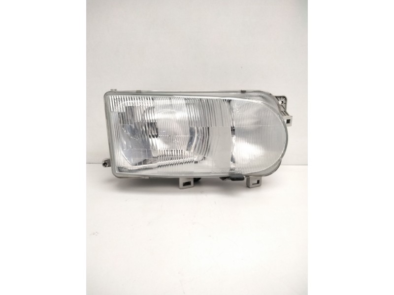 Recambio de faro derecho para » otros... premium 370 26 g 6x2 referencia OEM IAM 260107C008 NISSAN 67735060