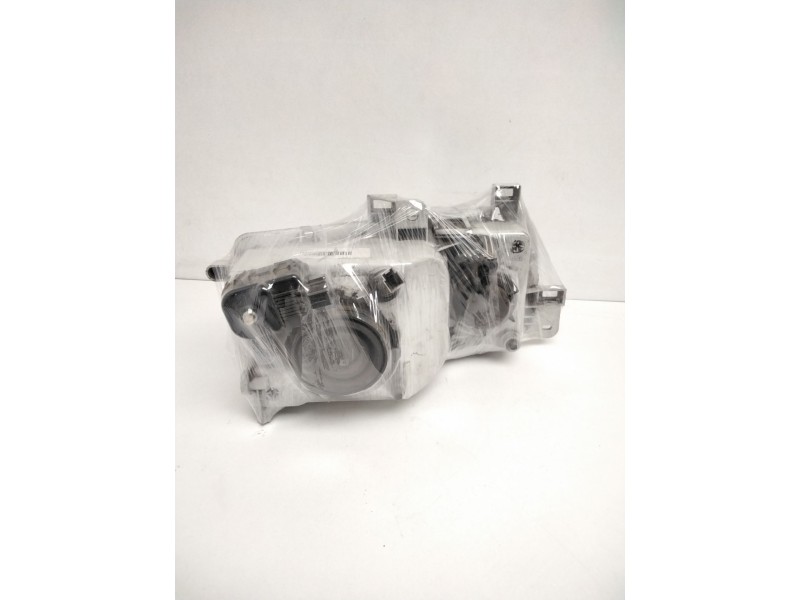 Recambio de faro derecho para » otros... premium 370 26 g 6x2 referencia OEM IAM 260107C008 NISSAN 67735060