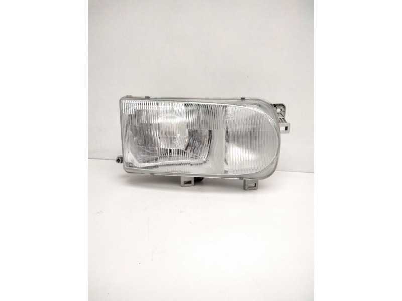 Recambio de faro derecho para » otros... premium 370 26 g 6x2 referencia OEM IAM 260109C108 NISSAN 67626060