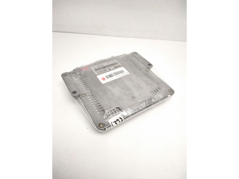 Recambio de centralita motor uce para renault trafic caja cerrada (ab 4.01) 1.9 diesel referencia OEM IAM 0281010632 8200051608 