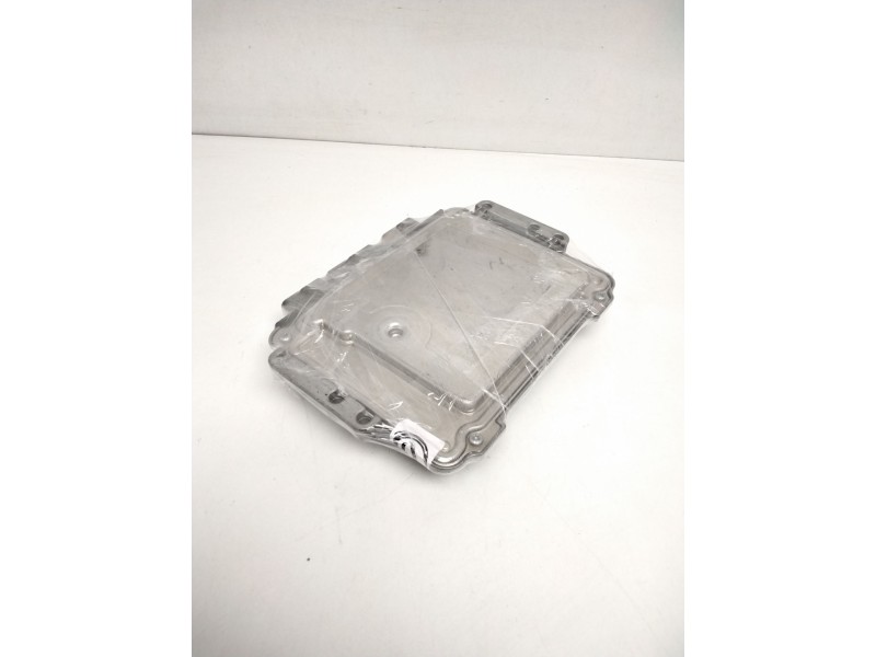 Recambio de centralita motor uce para renault megane ii berlina 3p referencia OEM IAM 0281011648 8200391966 8200514116