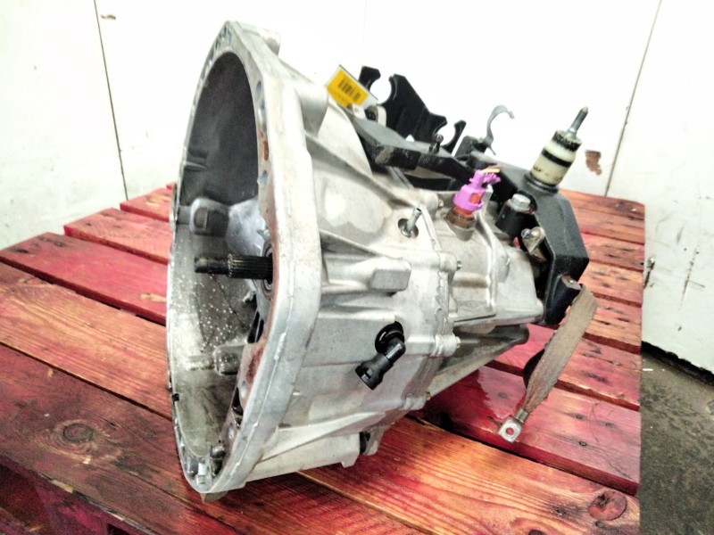 Recambio de caja cambios para opel vivaro a furgoneta (x83) 2.0 cdti (f7) referencia OEM IAM 8200546200  