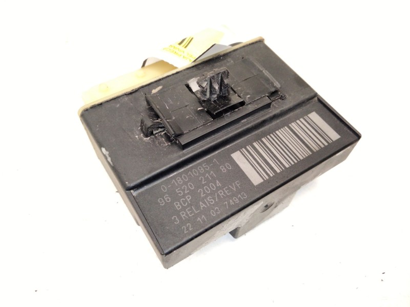 Recambio de caja precalentamiento para opel vivaro c furgoneta (k0) 1.5 referencia OEM IAM 9652021180  