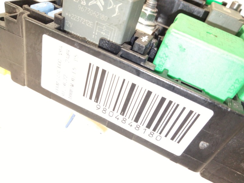 Recambio de caja fusibles para opel vivaro c furgoneta (k0) 1.5 referencia OEM IAM 9804848180  