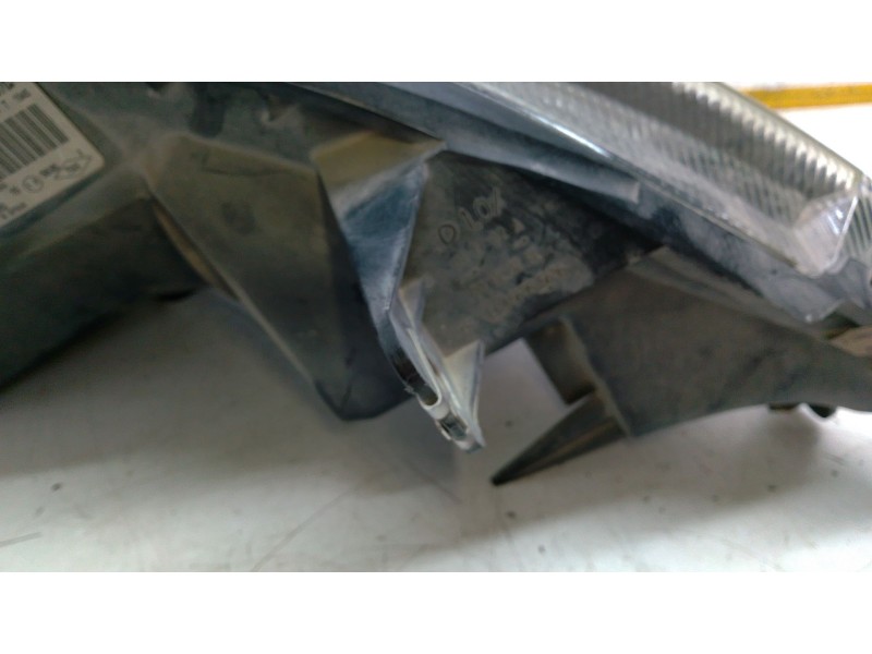 Recambio de faro izquierdo para opel vivaro a furgoneta (x83) 2.0 cdti (f7) referencia OEM IAM 8200701354  