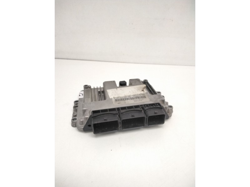 Recambio de centralita motor uce para renault scenic ii 1.9 dci diesel referencia OEM IAM 0281013907 8200705747 8200705748