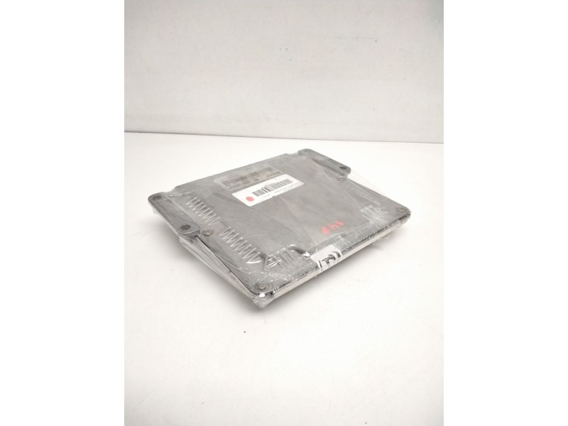 Recambio de centralita motor uce para renault trafic caja cerrada (ab 4.01) 1.9 diesel referencia OEM IAM 0281010633 8200051609 