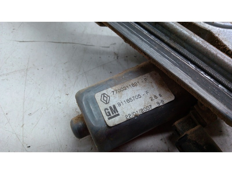 Recambio de elevalunas delantero derecho para opel vivaro a furgoneta (x83) 2.0 cdti (f7) referencia OEM IAM   