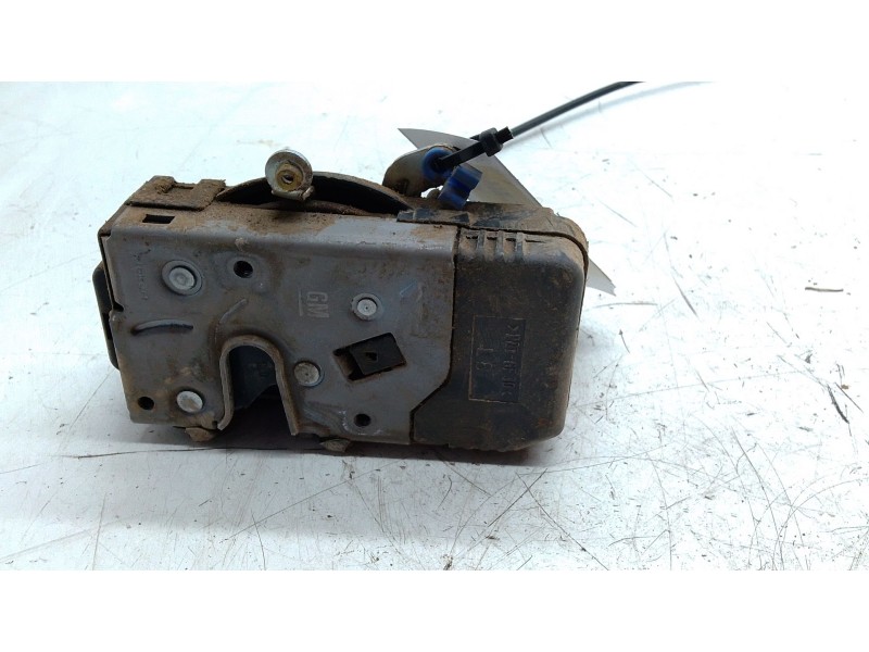 Recambio de cerradura puerta delantera izquierda para opel vivaro a furgoneta (x83) 2.0 cdti (f7) referencia OEM IAM 82000008246