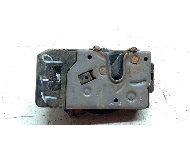 Recambio de cerradura puerta trasera izquierda para opel vivaro a furgoneta (x83) 2.0 cdti (f7) referencia OEM IAM 8200282303  