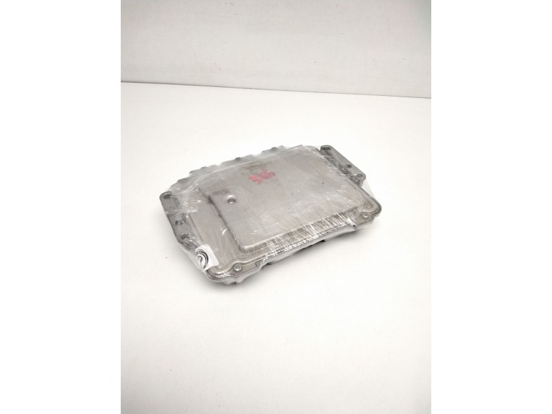 Recambio de centralita motor uce para renault megane ii classic berlina referencia OEM IAM 0281011648 8200514116 8200391966