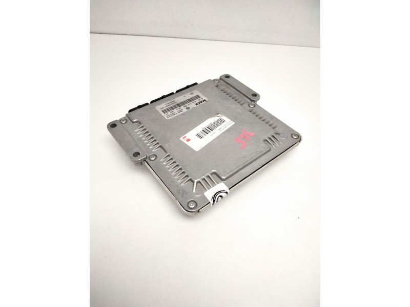 Recambio de centralita motor uce para renault trafic combi (ab 4.01) referencia OEM IAM 0281010632 8200051608 8200389543