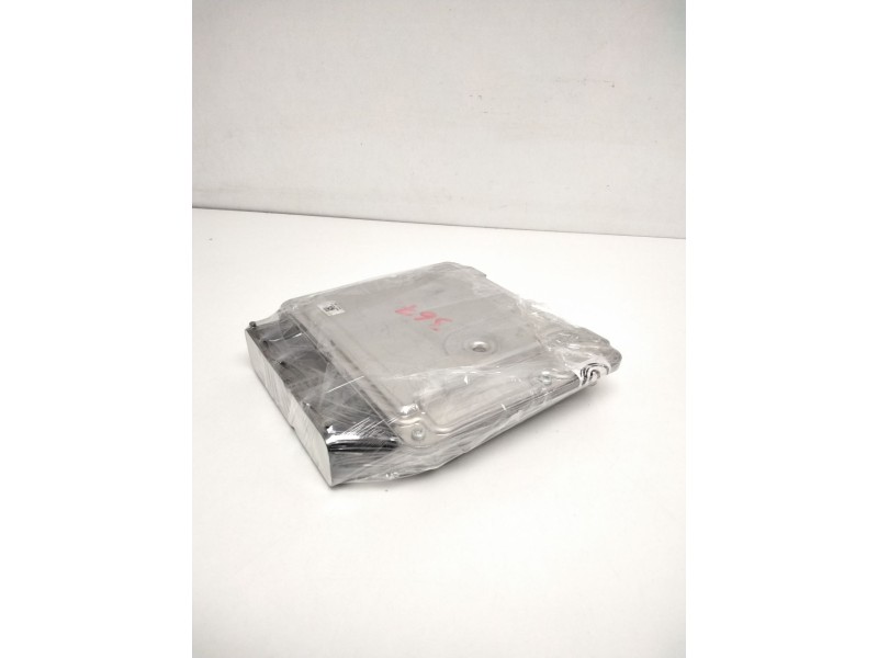 Recambio de centralita motor uce para opel insignia berlina referencia OEM IAM 0281017587 55575349 E9155578704