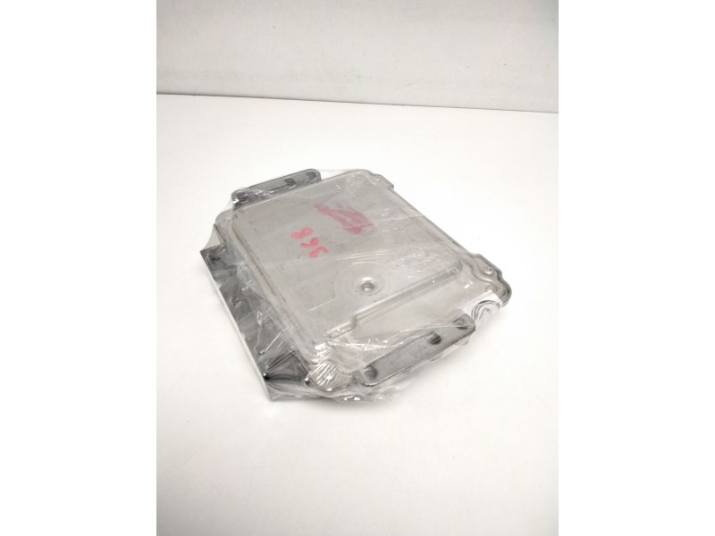 Recambio de centralita motor uce para renault megane ii berlina 5p referencia OEM IAM 0281011648 8200391966 8200514116