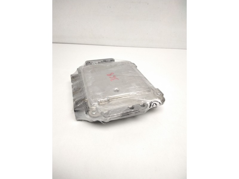 Recambio de centralita motor uce para renault megane ii berlina 3p referencia OEM IAM 0281011648 8200460380 8200391966