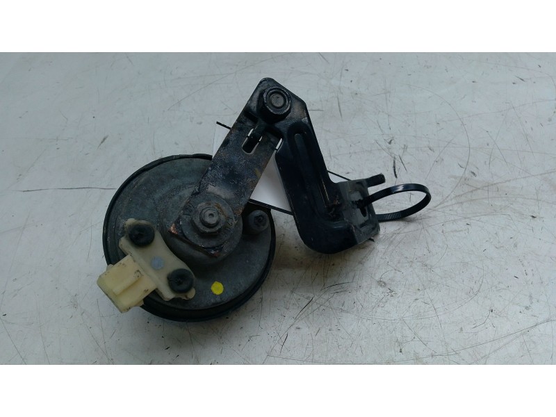 Recambio de claxon para opel vivaro b autobús (x82) 1.6 cdti (06) referencia OEM IAM   