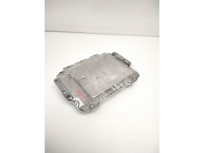 Recambio de centralita motor uce para renault scenic ii referencia OEM IAM 0281011389 8200300537 8200263396
