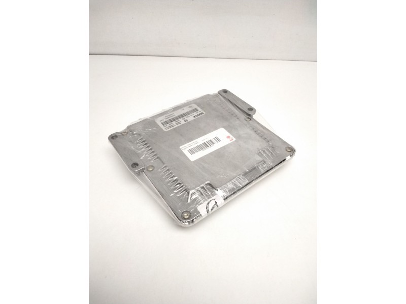 Recambio de centralita motor uce para renault trafic combi (ab 4.01) referencia OEM IAM 0281010632 8200051608 8200204836