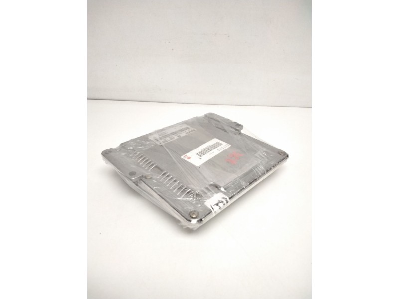 Recambio de centralita motor uce para renault trafic combi (ab 4.01) referencia OEM IAM 0281010632 8200051608 8200204836