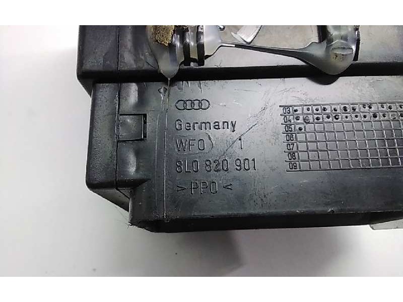 Recambio de aireador izquierdo para seat leon (1m1) sport referencia OEM IAM 8L0820901  