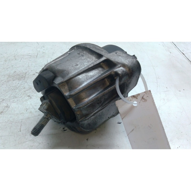 Recambio de soporte motor izquierdo inferior para bmw 3 (e90) 320 d referencia OEM IAM 677374203  