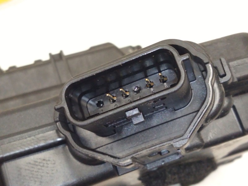 Recambio de cerradura puerta delantera derecha para opel vivaro b autobús (x82) 1.6 cdti (06) referencia OEM IAM 805027088R  