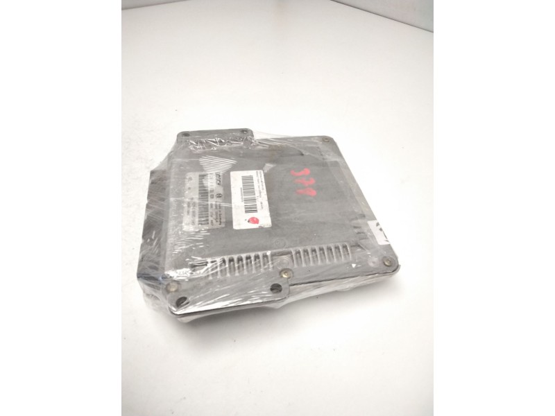 Recambio de centralita motor uce para renault trafic caja cerrada (ab 4.01) 1.9 diesel referencia OEM IAM 0281010633 8200051609 