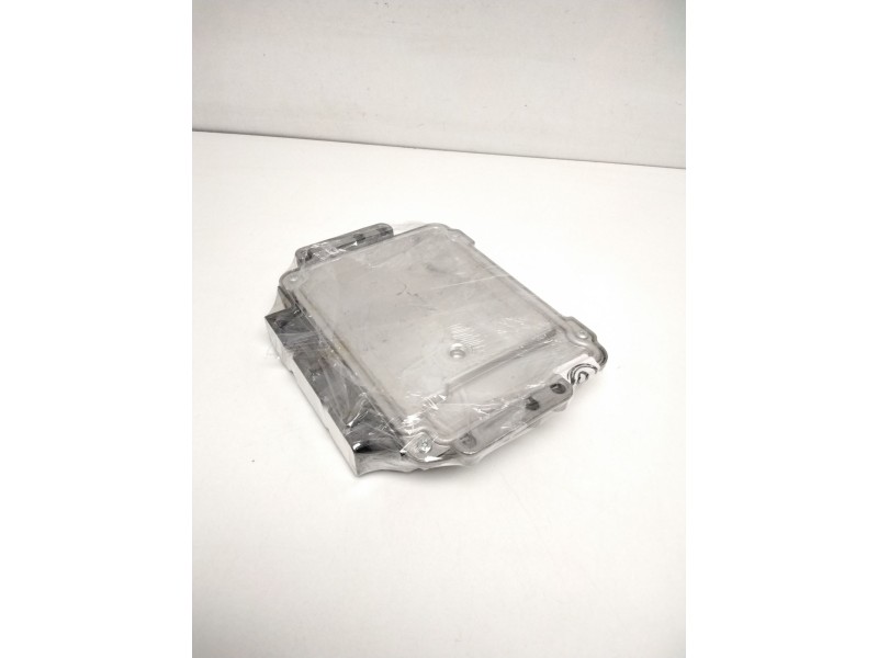 Recambio de centralita motor uce para renault megane ii berlina 5p referencia OEM IAM 0281011648 23710AW30B 8200391966