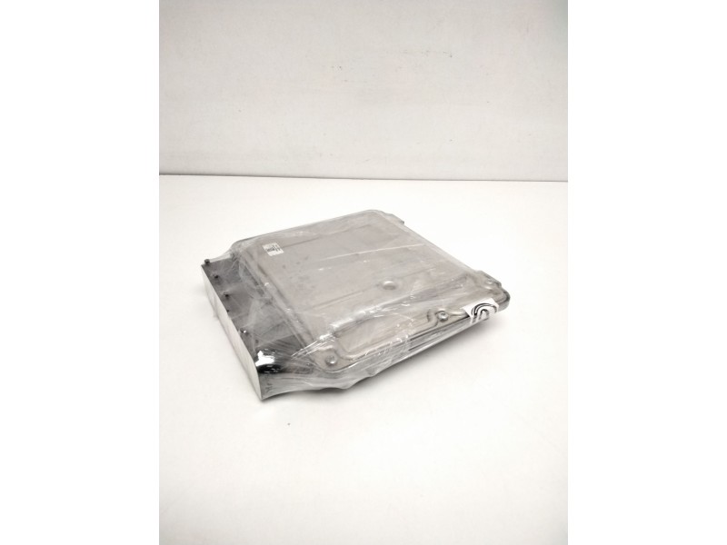 Recambio de centralita motor uce para opel insignia berlina cosmo referencia OEM IAM 0281015774 55573539 55573560