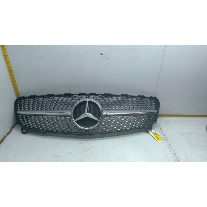 Recambio de rejilla delantera para mercedes-benz clase a (w176) a 180 cdi / d (176.012) referencia OEM IAM   
