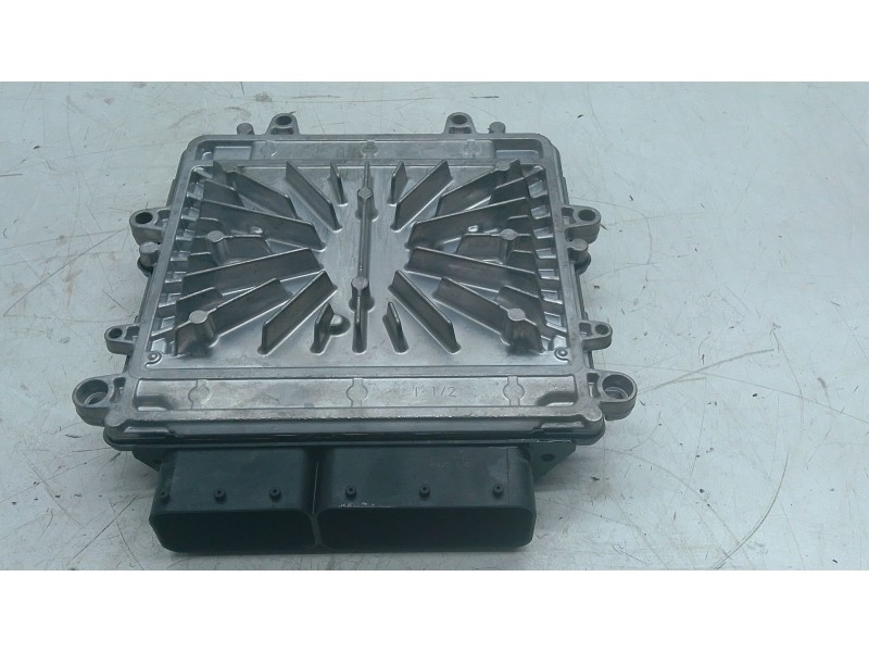 Recambio de centralita motor uce para volvo xc90 i (275) d5 awd referencia OEM IAM 30729826A 0281012103 
