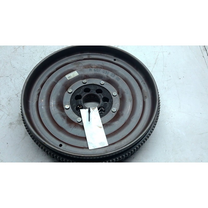 Recambio de volante motor para mercedes-benz clase a (w176) a 180 cdi / d (176.012) referencia OEM IAM A6070300300  