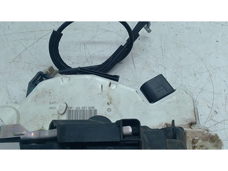 Recambio de cerradura puerta delantera izquierda para skoda fabia ii (542) 1.2 12v referencia OEM IAM 15F1S1837015B  