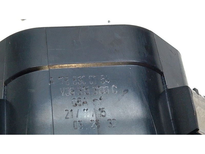 Recambio de aireador izquierdo para mercedes-benz clase a (w176) a 180 cdi / d (176.012) referencia OEM IAM A1768300754  