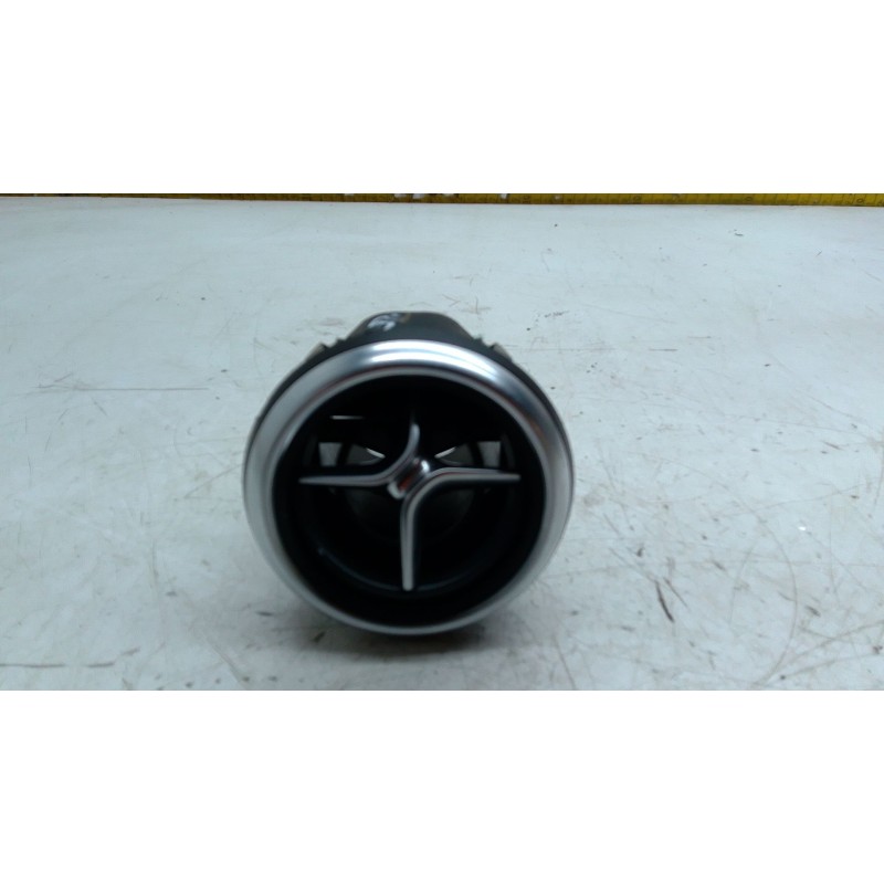 Recambio de aireador central para mercedes-benz clase a (w176) a 180 cdi / d (176.012) referencia OEM IAM A1768300354  