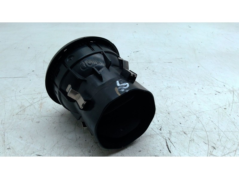 Recambio de aireador central para mercedes-benz clase a (w176) a 180 cdi / d (176.012) referencia OEM IAM A1768300354  