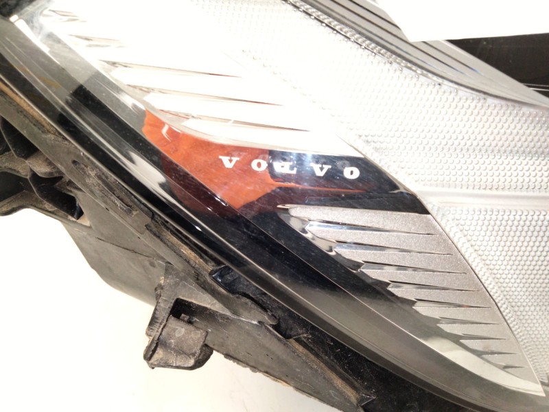 Recambio de faro derecho para volvo xc60 ii (246) b4 mild-hybrid referencia OEM IAM 32337377  