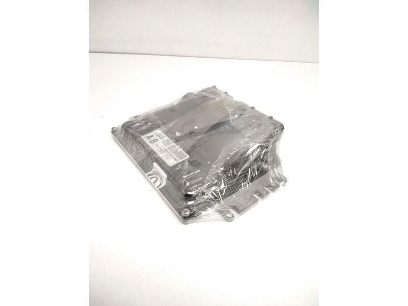 Recambio de centralita para nissan micra (k12e) referencia OEM IAM MEC37305C15630 MEC37305 AB