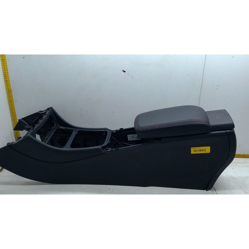 Recambio de apoyabrazos central para mercedes-benz clase a (w176) a 180 cdi / d (176.012) referencia OEM IAM A1766800800  